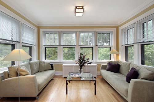 Living room with a lot of windows.